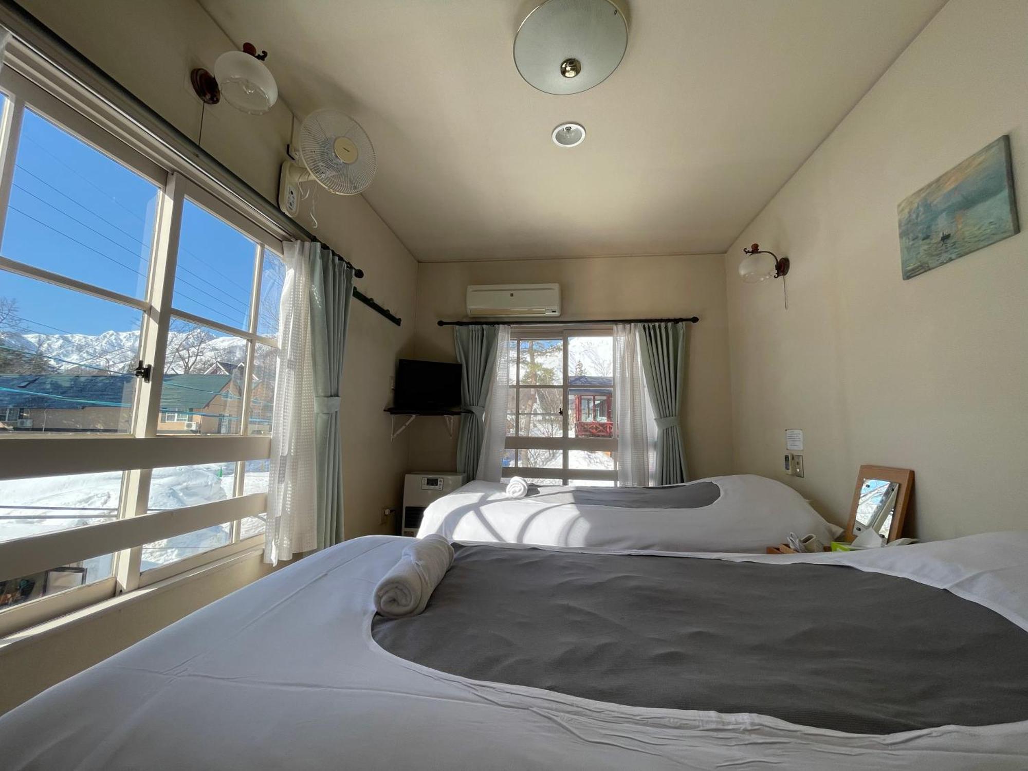 Bed and Breakfast Hakuba Snow Fox Exteriér fotografie