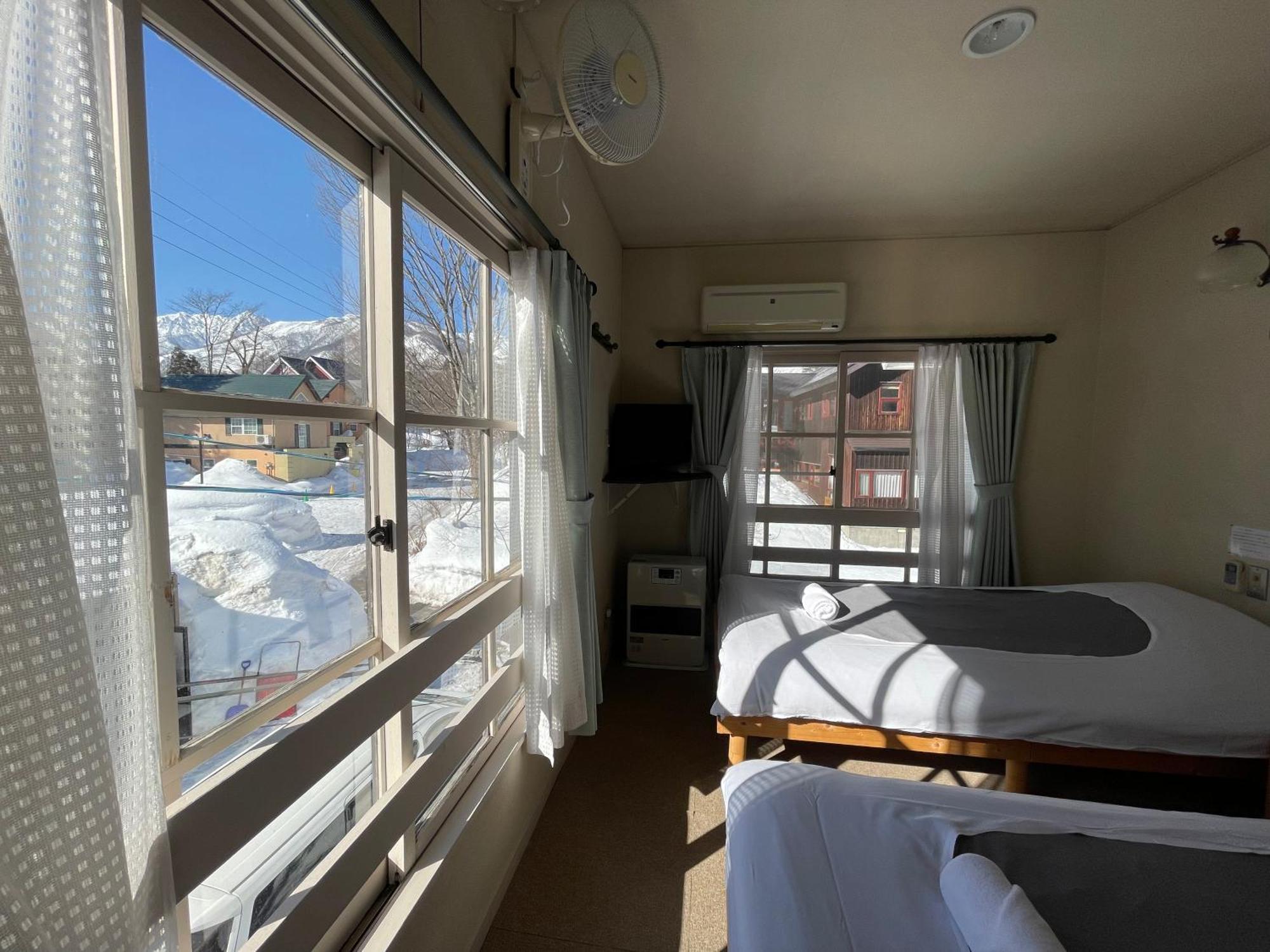 Bed and Breakfast Hakuba Snow Fox Exteriér fotografie
